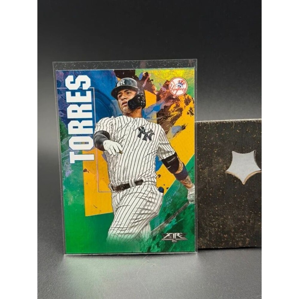 2019 Topps Fire Gleyber Torres Green Parallel /199 #193 New York Yankees
